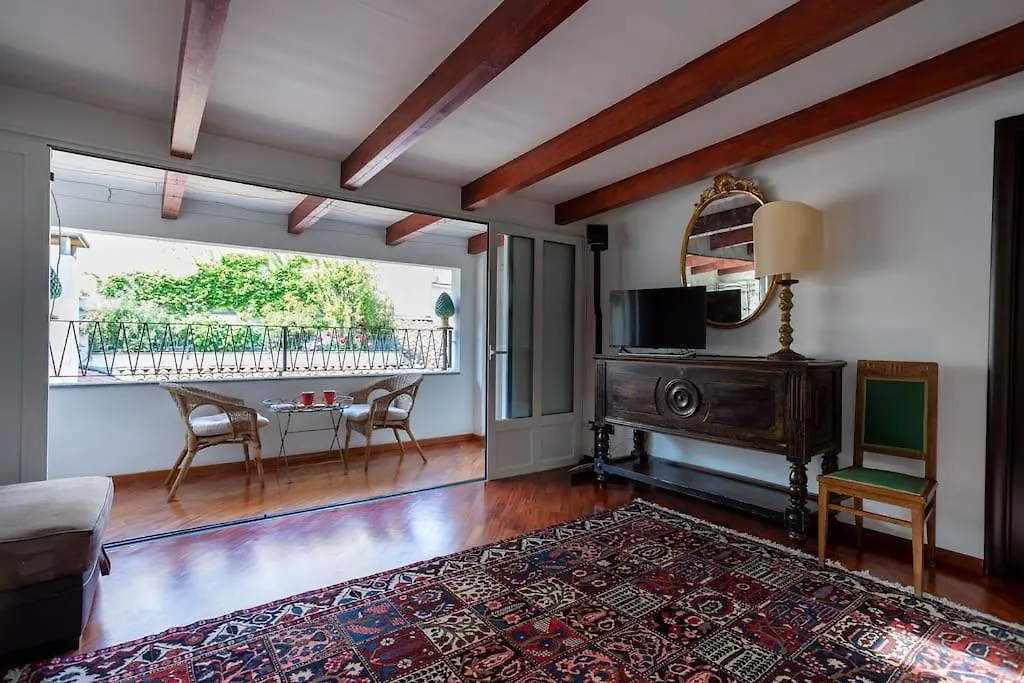 De Amicis' Nest - City Center Milan Apartment