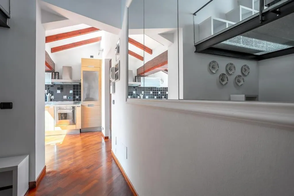 De Amicis' Nest - City Center Milan Italy